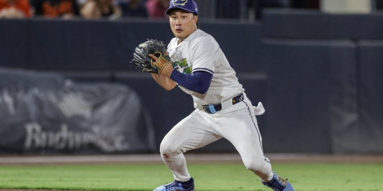 Rayos ss ha-seong kim (atrás) colocados en IL