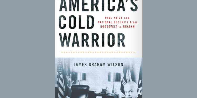 Revisión – America's Cold Warrior