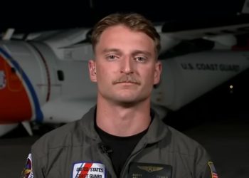 El suboficial de la Guardia Costera salva 165 vidas: Noem