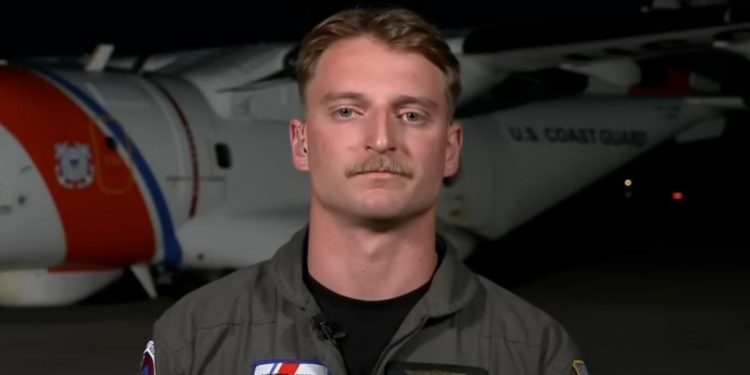 El suboficial de la Guardia Costera salva 165 vidas: Noem