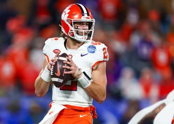 Los fanáticos dan a conocer sus sentimientos sobre EA College Football 26 QB Rankings