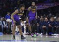 El hijo de LeBron James, banca cuando los viejos problemas resurgieron en la victoria de la liga de verano de los Lakers vs Spurs (8 de julio)
