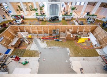 Birdcage Bar toma forma a medida que suben más paredes de construcción en Grand Floridian