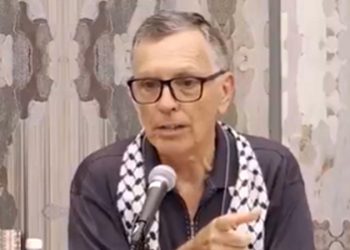 El profesor socialista en Texas quiere que la Universidad de Houston renombrara como 'Universidad George Floyd' (Video) | El experto de la puerta de entrada