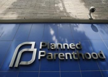 El juez federal impide permanentemente a Trump de desgillar a Planned Parenthood