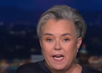 El declive de Trump empeora mientras amenaza con revocar la ciudadanía de Rosie O'Donnell