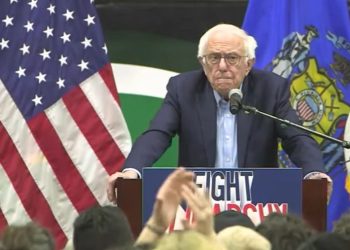 Bernie Sanders llama la atención sobre el cambio climático en medio del caos de Trump