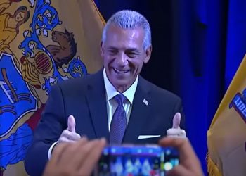 Las encuestas muestran que el republicano Jack Ciattarelli puede ganar la carrera de gobernador de Nueva Jersey si adopta la postura correcta sobre este único problema | El experto de la puerta de entrada