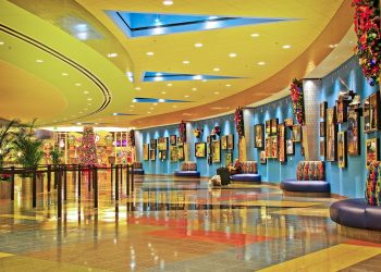 Revisión del lobby de inspiración retro que llega al Pop Century Resort de Disney