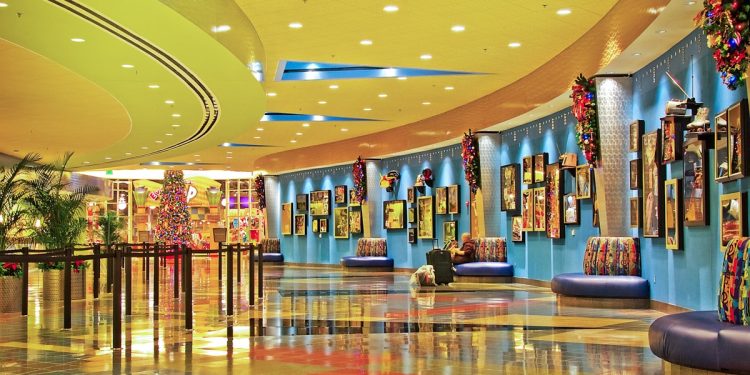 Revisión del lobby de inspiración retro que llega al Pop Century Resort de Disney