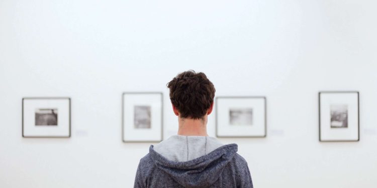 Brickbat: licencia artística