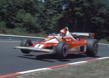 Cómo el conductor de F1 Niki Lauda sobrevivió a un devastador accidente de Gran Premio