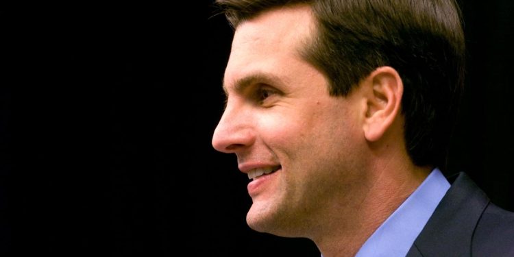 El ex entrenador de Vols, Derek Dooley, corriendo para el Senado de los Estados Unidos