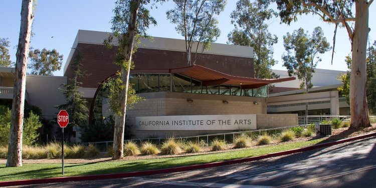 Enfrentando un déficit presupuestario de $ 15 millones, Calarts despide 12 trabajadores