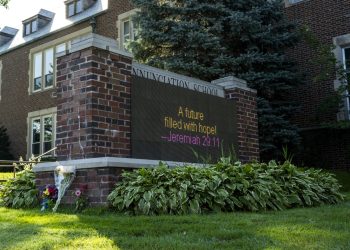 Los niños protegieron a los niños más pequeños durante el tiroteo de la iglesia: NPR