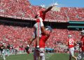 No. 3 Ohio State flexiona la fuerza defensiva, tops No. 1 Texas