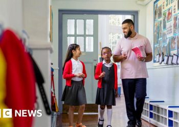 Primera semana 'crítica' para evitar a los niños que faltan la escuela más tarde, los padres dijeron