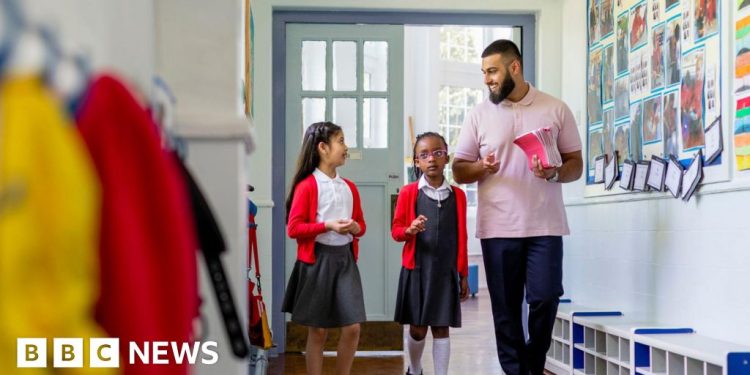 Primera semana 'crítica' para evitar a los niños que faltan la escuela más tarde, los padres dijeron
