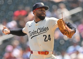 Mellizos RHP Simeon Woods Richardson para regresar contra Blue Jays