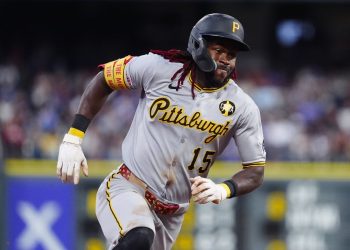 Los piratas restablecen de Oneil Cruz, DFA LHP Andrew Heaney