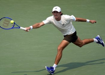Alex de Minaur Tops Frances Tiafoe en la cuarta ronda en Toronto