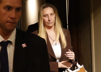 El Escándalo de Las Coimas le Pega de Lleno a Karina en la conversación digital