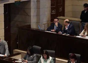 Las Alternativas que proponen los Congresistas Al Proyecto que no Tiene Buen Ambiente en Las Comisiones Econólicos