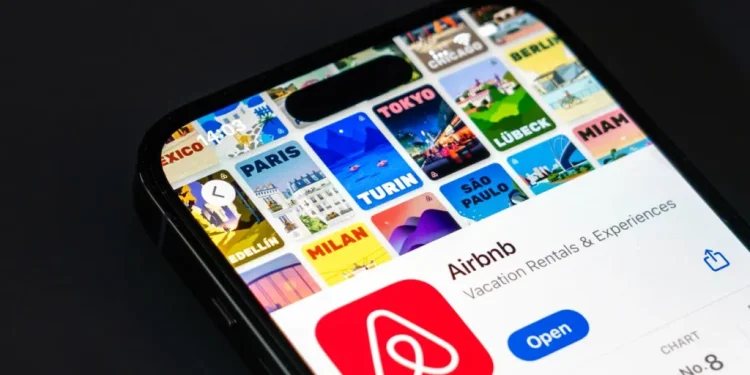 La sacudida de tarifas de Airbnb, ventajas para viajes lentos y la carrera supersónica