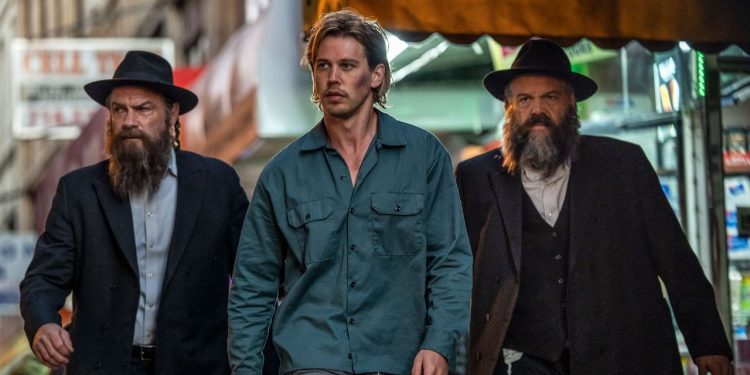 «Atrapado robando» hace de Nueva York una pesadilla criminal cómica