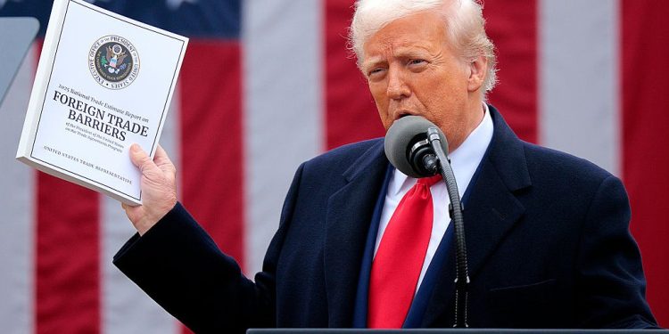 Un tribunal dictaminó que las tarifas de Trump ilegales. Esto es lo que sigue