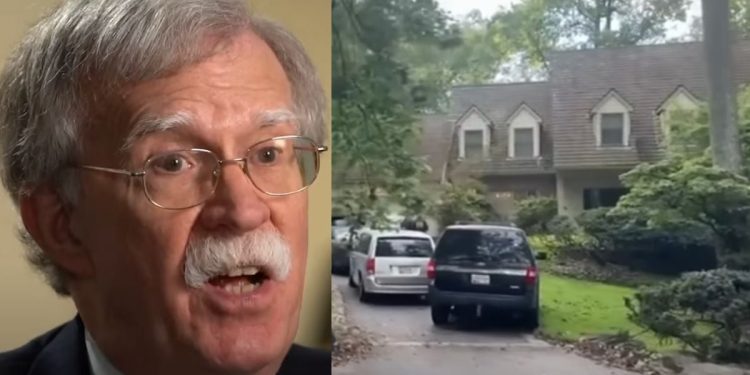 FBI atacan la casa de John Bolton