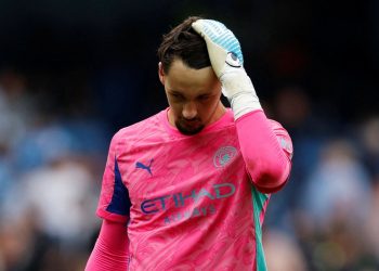 Pep Guardiola aún no ha decidido el portero de primera elección de Man City después de James Trafford Howler