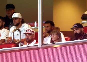 Taylor Swift y Travis Kelce Hacen Su Primera Apariciónón Pública Como Pareja Comprometida | Gente | Entretenimento