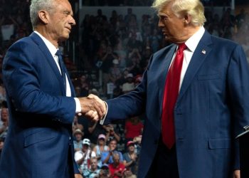 Vacunas Covid: Administración de Trump que intenta deshacer el milagro médico