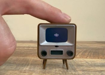 El reproductor de video parece un televisor de 1 pulgada de los años 60 y es maravilloso e inútil divertido