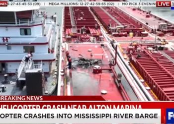 Dos muertos después del helicóptero se estrellan contra la barcaza en el río Mississippi | El experto de la puerta de entrada
