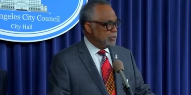 El concejal demócrata de la ciudad de Los Ángeles acusado de corrupción por malversación de $ 800,000 | El experto de la puerta de entrada