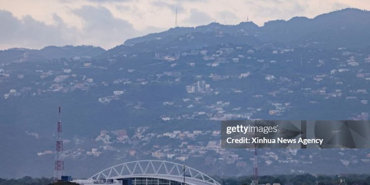 Lo que los principales partidos de Jamaica ofrecen a los inversores antes de las elecciones de 2025