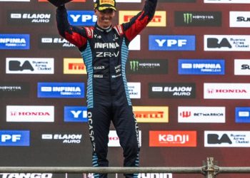 Leonel Pernía se Impuso en la final del tc2000 en Junín y logró su Primer triunfo de la temporada :: Olé