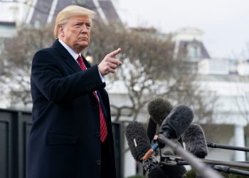 Trump dice que demandará por la redistribución de distritos de California y el Senado de los Estados Unidos 'resbalones azules'