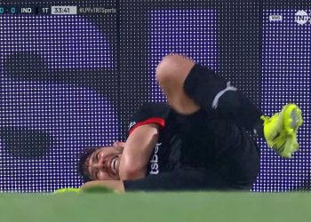 Video: A Loyola Lo Tiraron Contra Un Cartel y Debio Dejar la Canga :: Olé