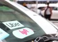 ¿Deberían Lyft y Uber cargarse más si su batería es baja? California pronto puede prohibir que