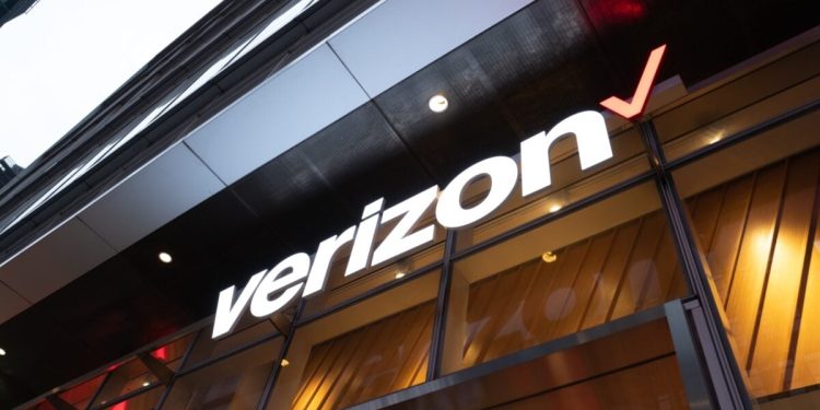 Verizon finalmente restaura el servicio en la mayoría de las áreas después de la interrupción del día