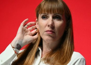 El Diputado PM del Reino Unido admite impuestos subterráneos como oposición busca su despido | Noticias de la política