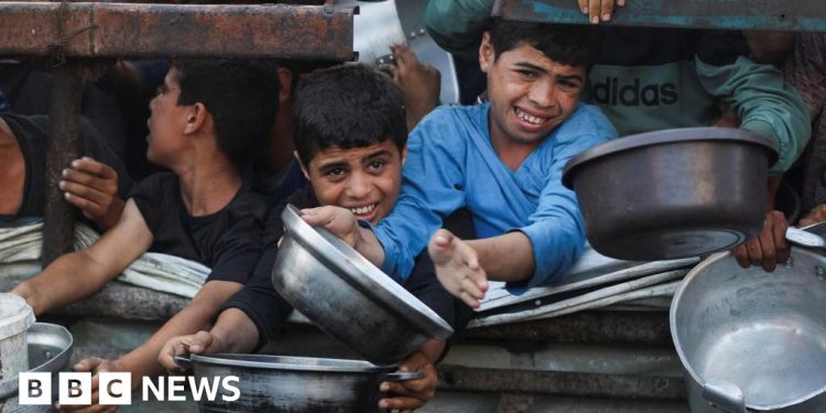 Los primeros niños enfermos han salido de Gaza para el Reino Unido