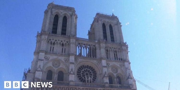Las torres de la catedral de Notre-Dame se vuelven a abrir seis años después de un gran incendio