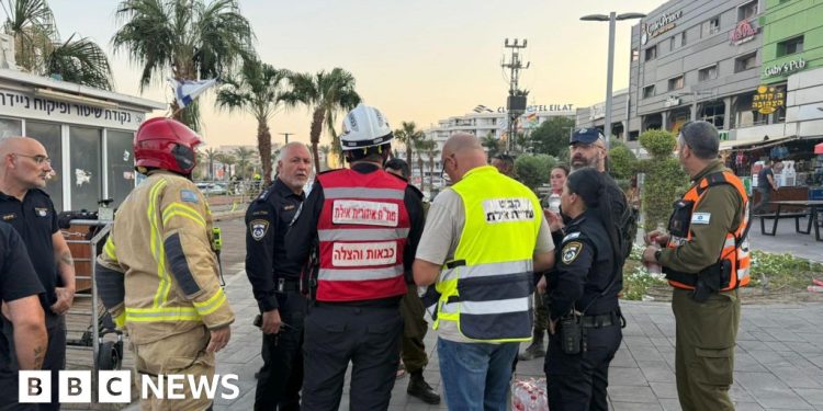 Veinte heridos en el ataque con drones de Yemen contra Israel, los rescatistas y los militares dicen