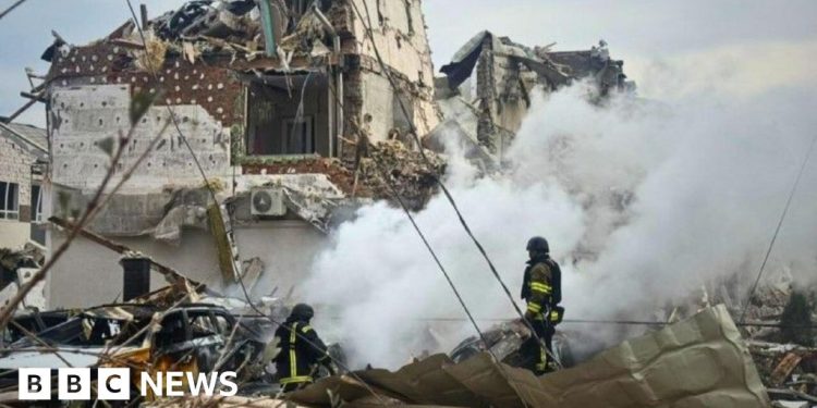 Zelensky condena 'viles' ataques rusos que duran 12 horas