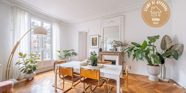 Mi Airbnb favorito: un piso parisino histórico con dos balcones y arte moderno