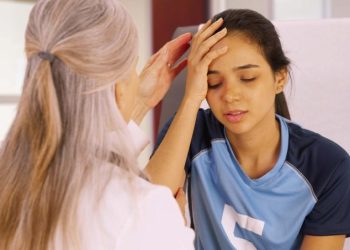 Los repetidos impactos en la cabeza causan pérdida e inflamación de neuronas tempranas en atletas jóvenes